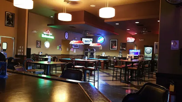 Putter's Bar & Grill South Strip