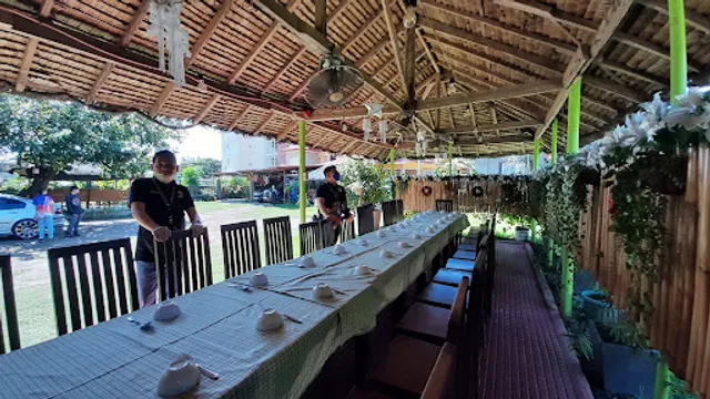 Milan's Native Food and Grill