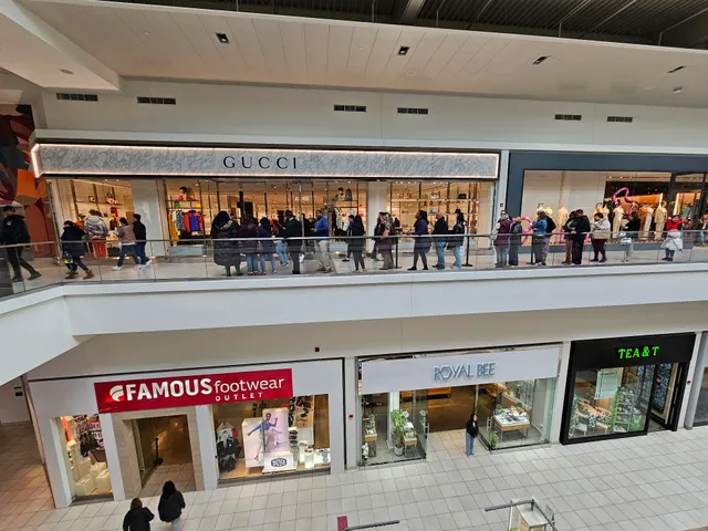 Gucci - Fashion Outlets of Chicago