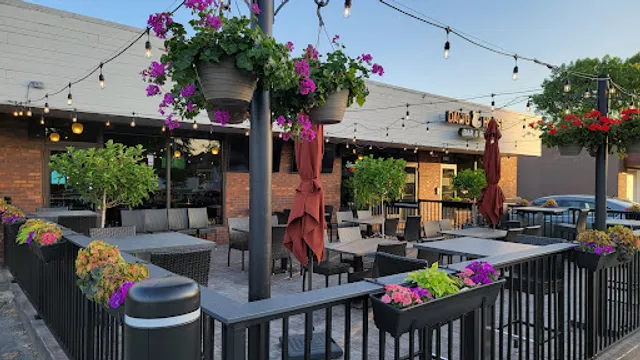 Dawg House Bar & Grill ( Elyria, OH )