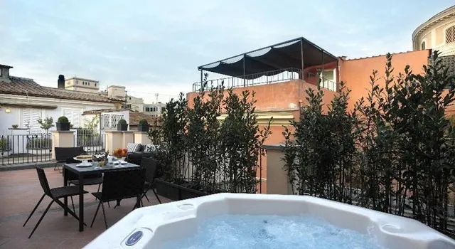 Trevi Palace Luxury Inn