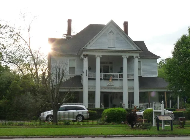 Ehrhardt Hall Bed & Breakfast