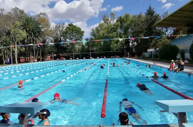 Alberca Deportivo Hermanos Los Galeana