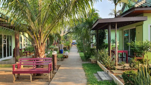 แสงหิรัญ รีสอร์ท