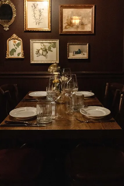 Amelia's by The Farmer's Rail