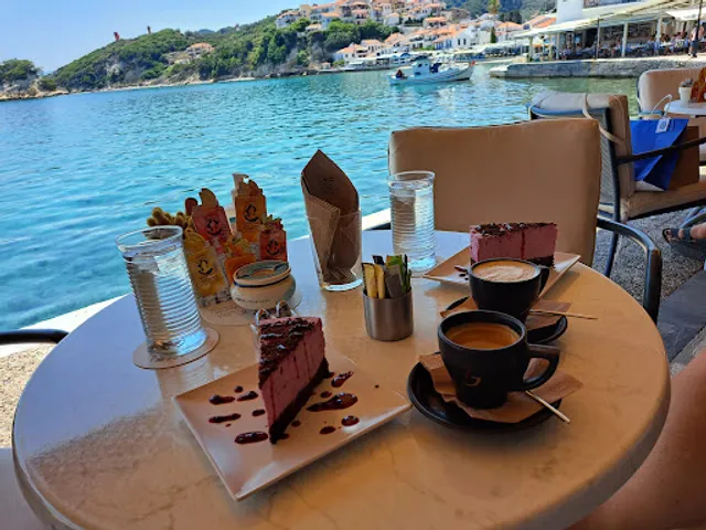 Cavos Cafe Bar Bistro