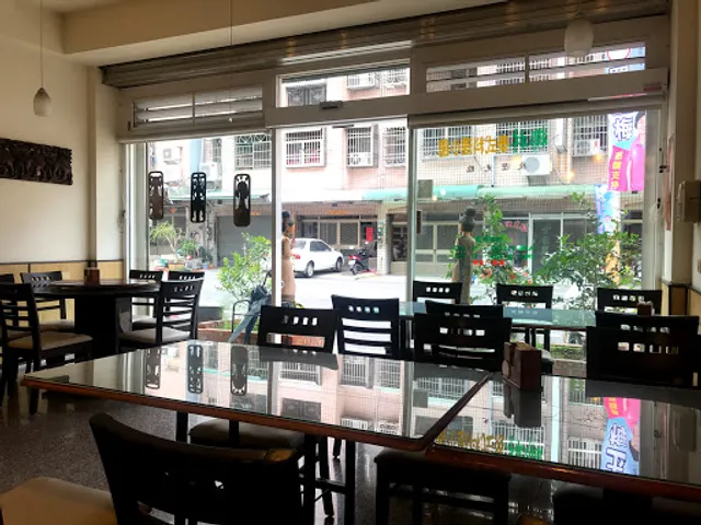 椰林泰式料理小館