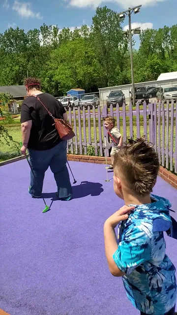 Kelly's Dairy Bar and Miniature Golf