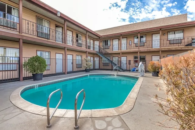 Hotel Avenida - Victorville, Hesperia, Apple valley