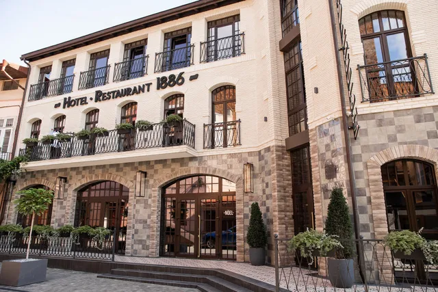 Victoria Deluxe Hotel