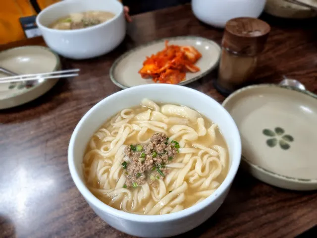 Jangmat Son Kalguksu