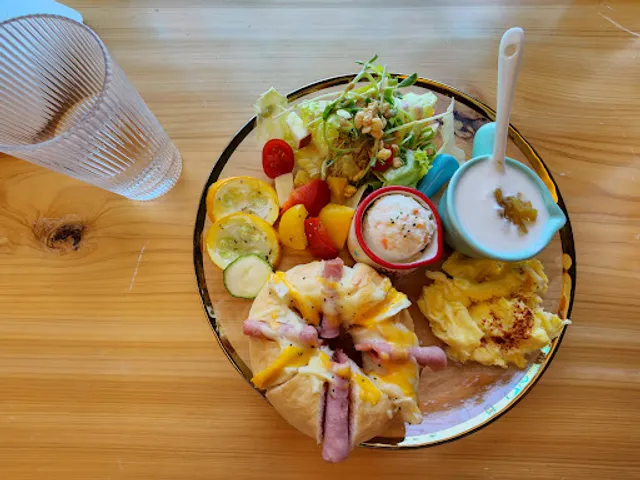 Queen'食（最後點餐時間14:00。若當日完售將提前打烊，請見諒！）