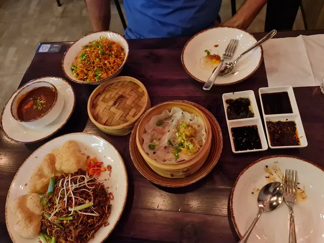 Woks Den - Wok, Thai, Chinese & Asian