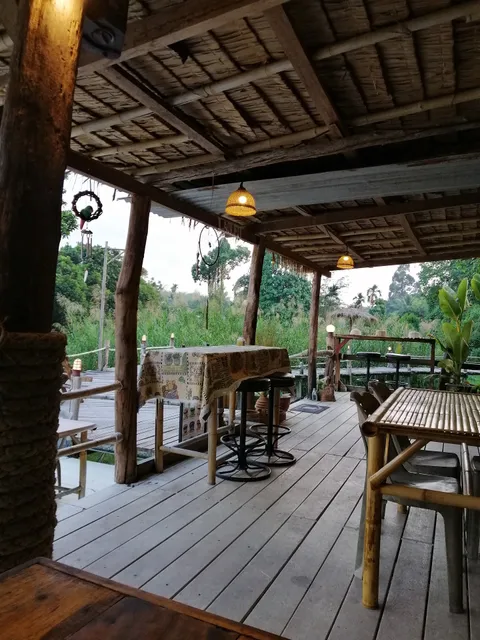 Laoleu cafe & restaurant (ร้านเล่าลือ)