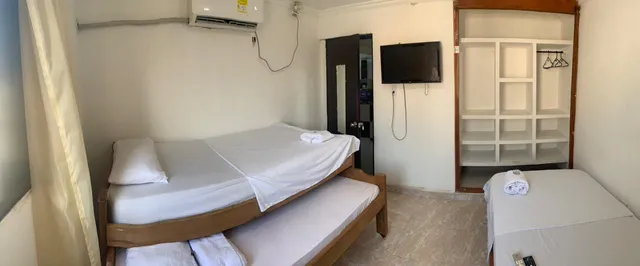 HOSTAL VIVAMAR