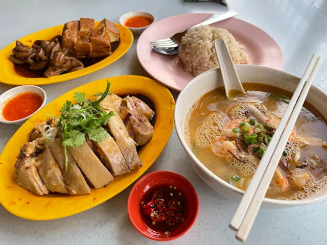 广记鸡丝虾河粉和滑鸡饭 | San Peng Chicken Rice & Hor Fun