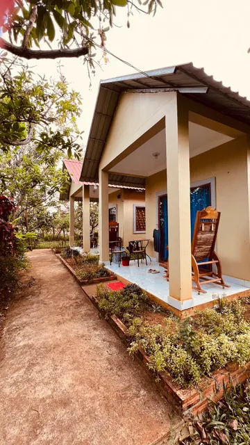 Manel Guesthouse and Restaurant