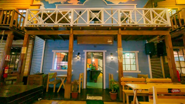 Los Chapulines, Comida Mexicana.