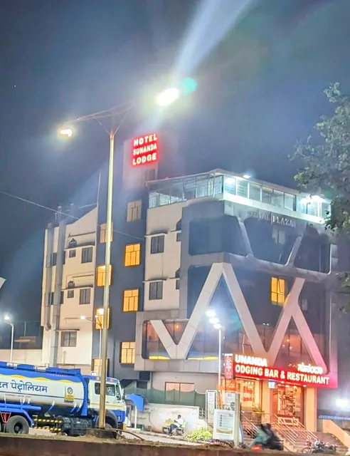 Sunanda Lodging Bar & Restaurant