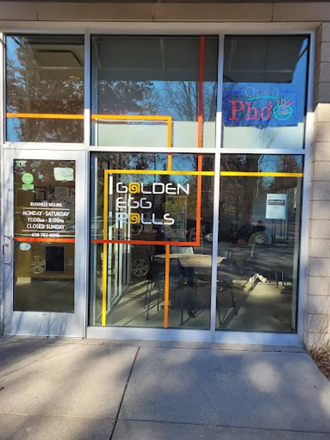 Hmong's Golden Egg Rolls