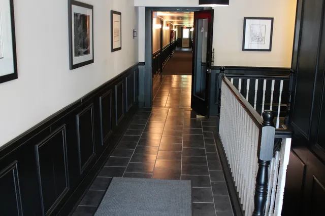 Skyline Motel & Campus Inn