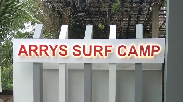 ARRYS (Watukarung Surf Camp)