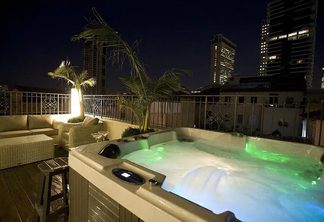 Molcho Neve Tzedek Apartments by Master