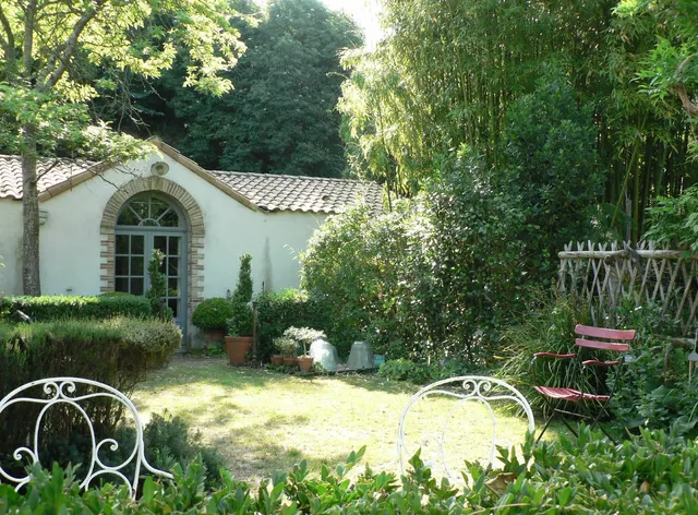 THE GUEST ROOMS OF GARDEN RETZ