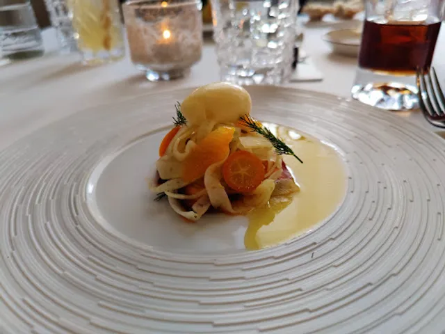 Table'O Mitchell & Daniela