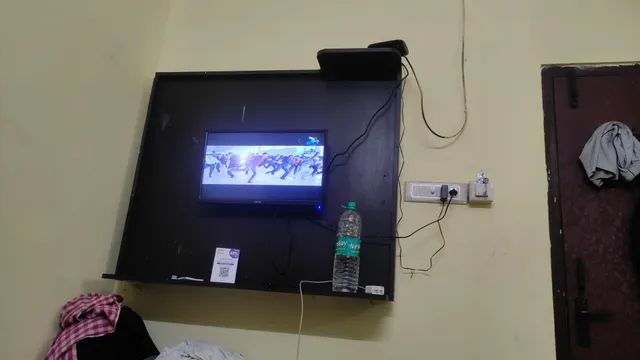 Kohinoor Deluxe Lodge