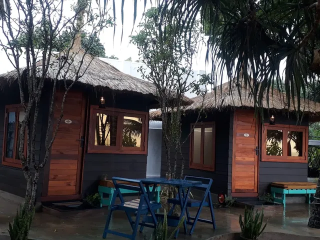 Tomorrowland Beach Villas & Fisherman's Wharf Restaurant