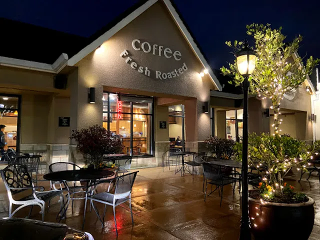 Ava Roasteria - Hall