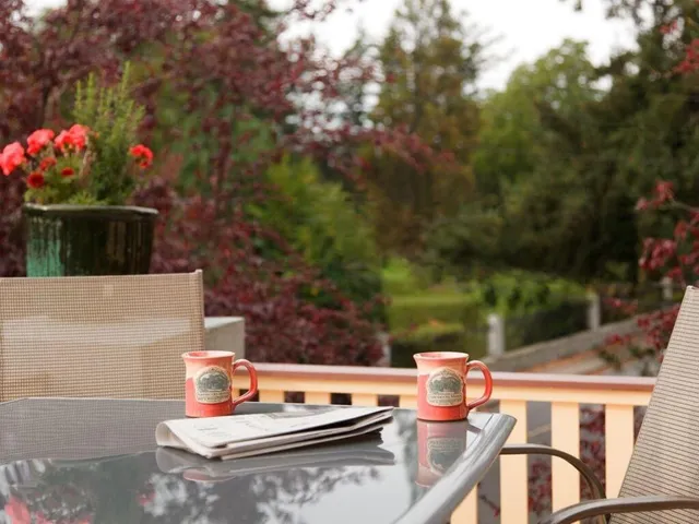 Abbeymoore Manor Bed & Breakfast Inn