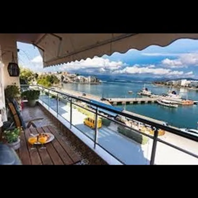 Debbie's apartments by the water