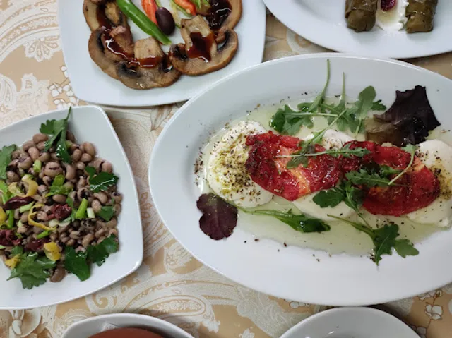 Ταβέρνα Ουζερί Πλατεία