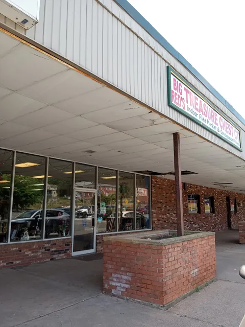 Big Red's Treasure Chest CT