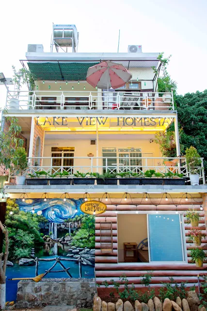 Lake View Homestay