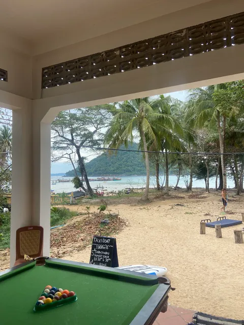 Lovesick Hostel & Sports Bar - Mpai Bay