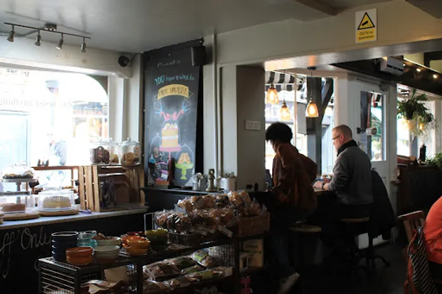 Halsey's Deli & Eatery