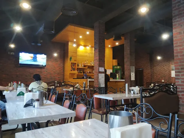 Green Palace Bar & Restaurant