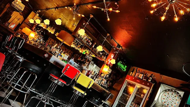 CAFE&BAR Thunderbird （カフェ&バー サンダーバード）