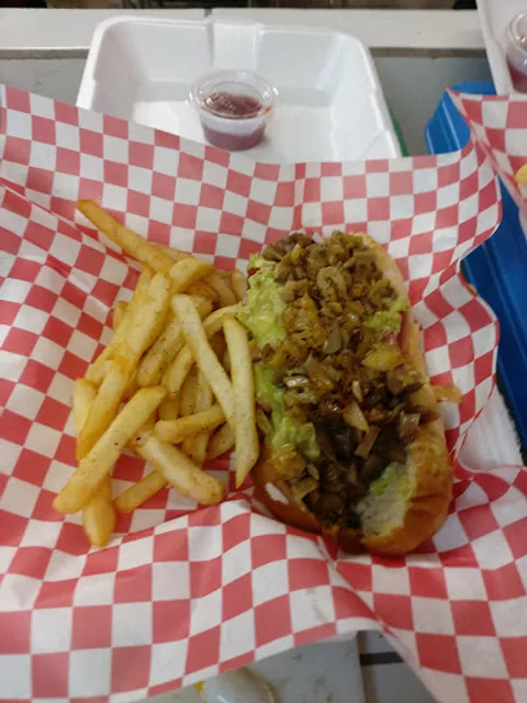 Los compadres hotdogs y hamburguesas