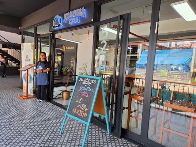 Cebicheria Bolichera 2335