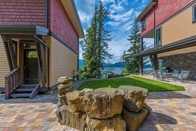 The Lodge on Harrison Lake