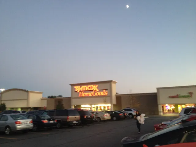 Salem Square Shopping Center