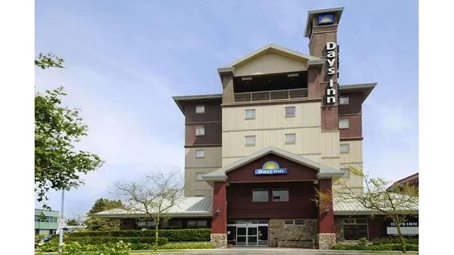 Days Inn by Wyndham Vancouver Airport