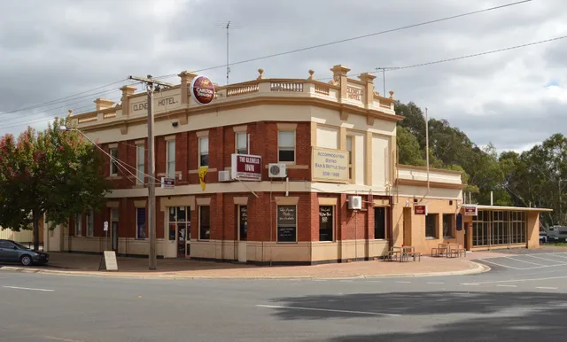 Glenelg Inn Hotel