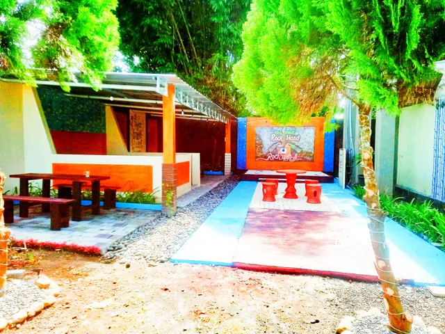 Pine tree villa, kost sejuk adem