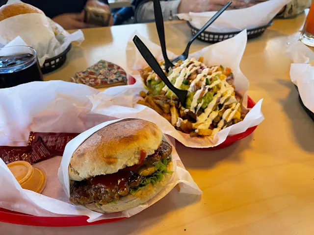 Agredano’s Burgers & Wing’s