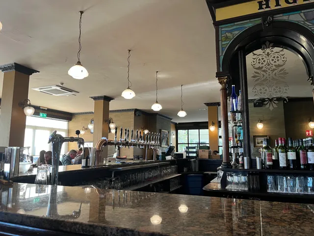 River Bar & Restaurant